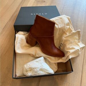 Nisolo Brown Ankle Boots NEW ORIGINAL PACKAGING